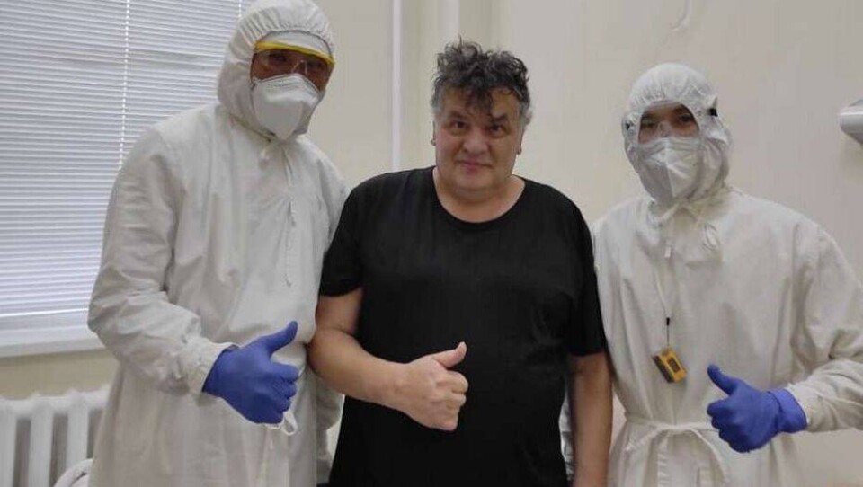 Врачи в Нур-Султане спасли пациента со 100% поражением лёгких