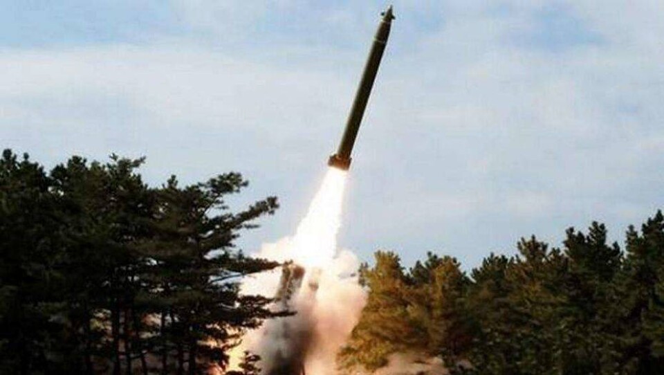 Северная Корея запустила три ракеты в сторону Японского моря