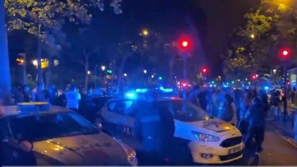 В Париже полицейские провели акцию протеста против дискредитации правоохранительных органов