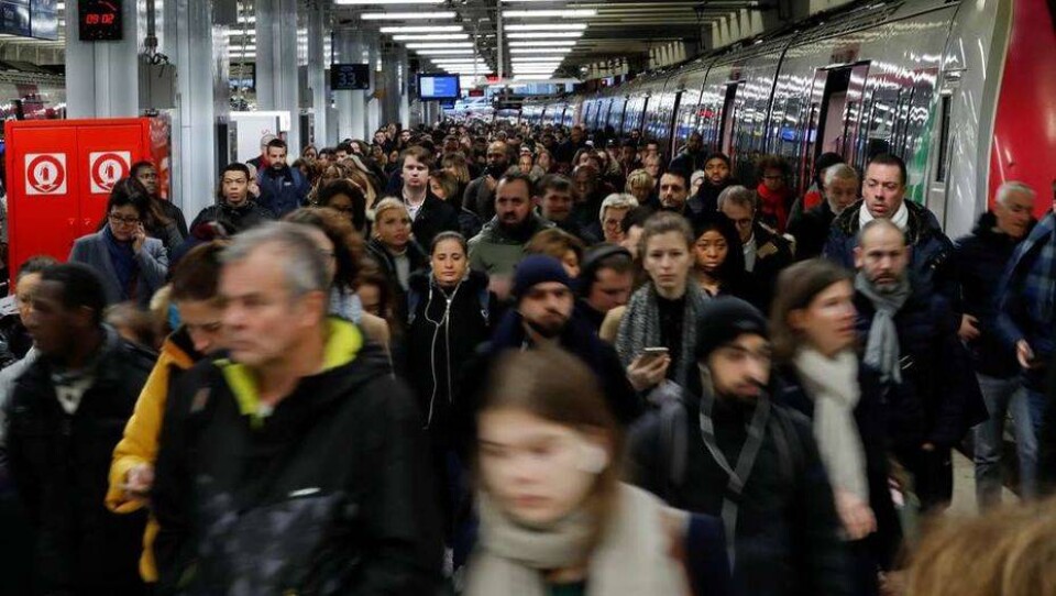 Забастовки во Франции обошлись транспортным компаниям в миллиард евро