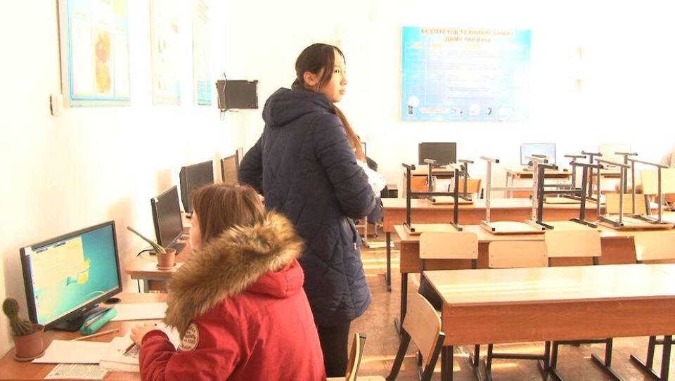 В нескольких школах Алматинской области дети замерзают на уроках