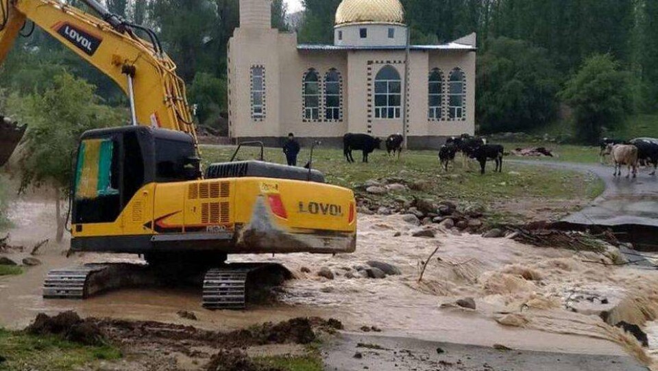 В Туркестанской области из-за сильного дождя размыло четыре моста, в Шымкенте затопило 60 дворов