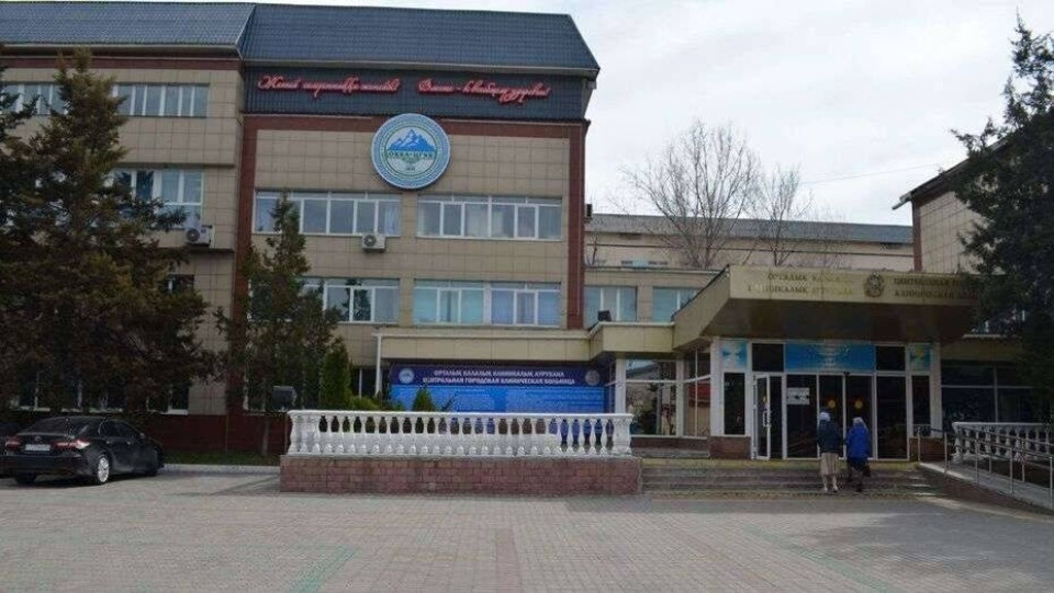 Врачи алматинской ЦГКБ впервые провели операцию пациенту с Covid-19