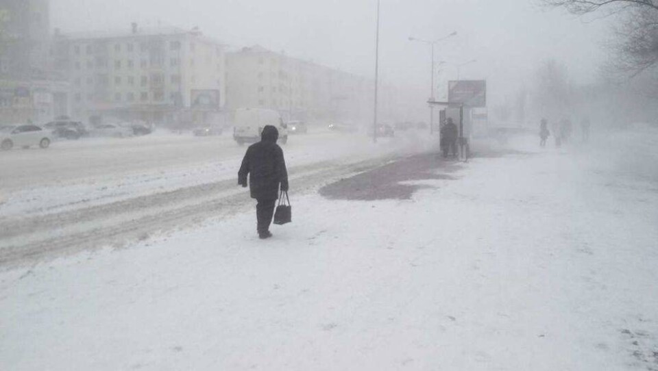 Жилой массив в Астане из-за бурана остался без электричества
