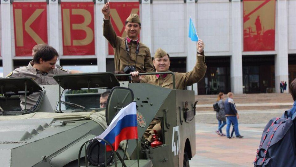 Казахстанцы на броневиках отправились в самый длительный марш-бросок