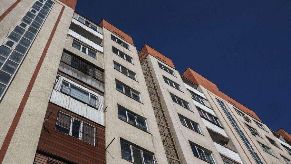 В Алматы восстановили накренившуюся многоэтажку, но за домом будут наблюдать ещё год