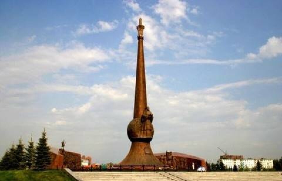 Нам наплевать на бронзы многопудье...