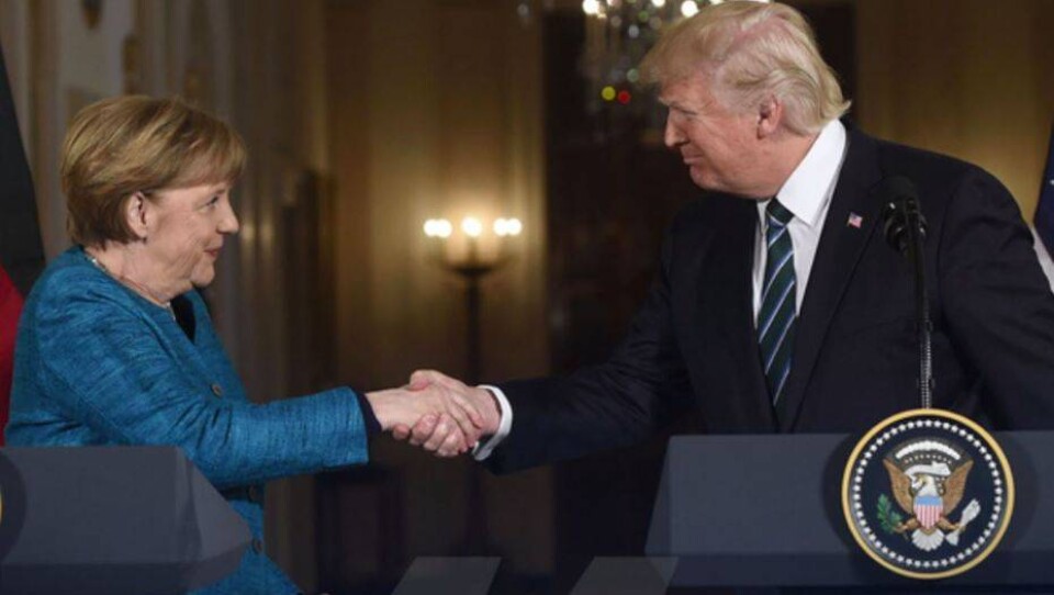 Трамп всё-таки пожал руку Меркель после конфуза на пресс-конференции