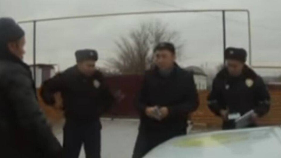 Начальник районной полицейской службы обматерил подчинённых и порвал протокол