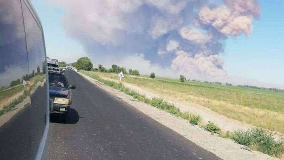 Токаев поблагодарил волонтёров за помощь жителям Арыси