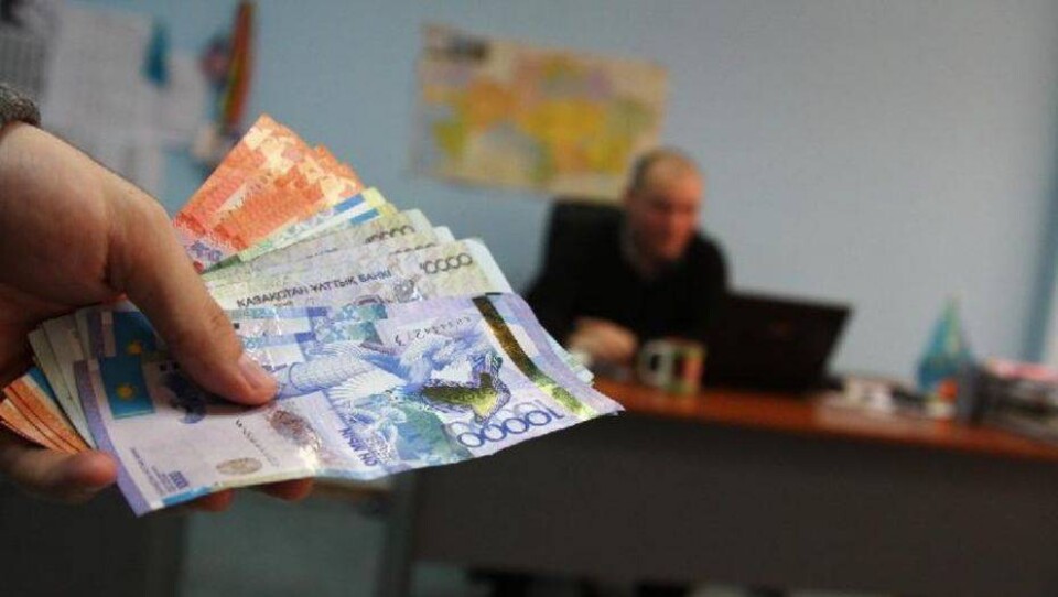 Аким города Ленгер в ЮКО задержан за взятку за предоставление участка