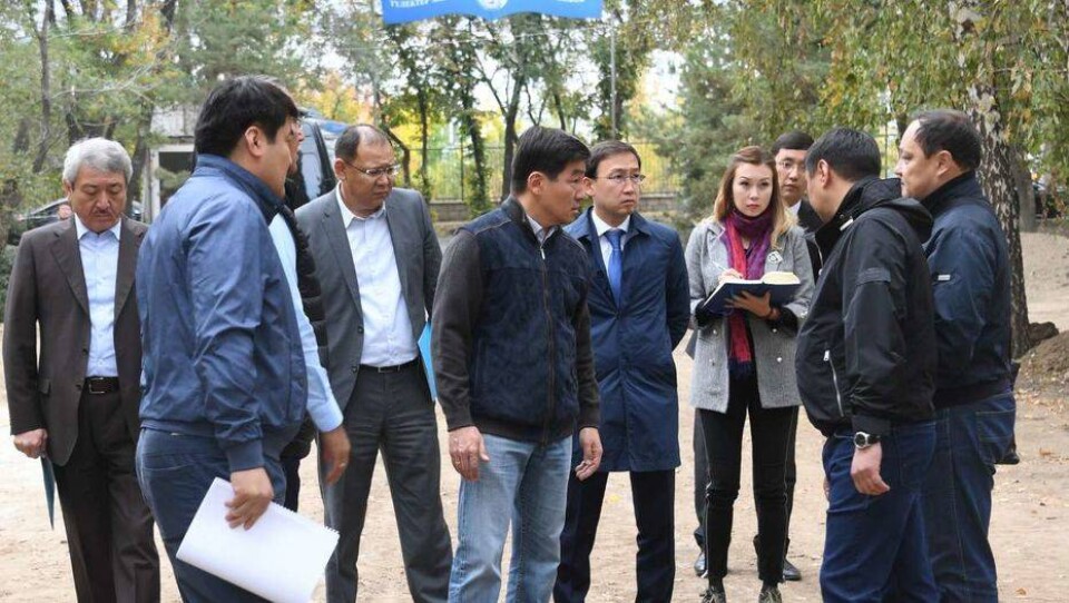 Байбеку показали, как идёт реконструкция парка "Южный" в Алматы