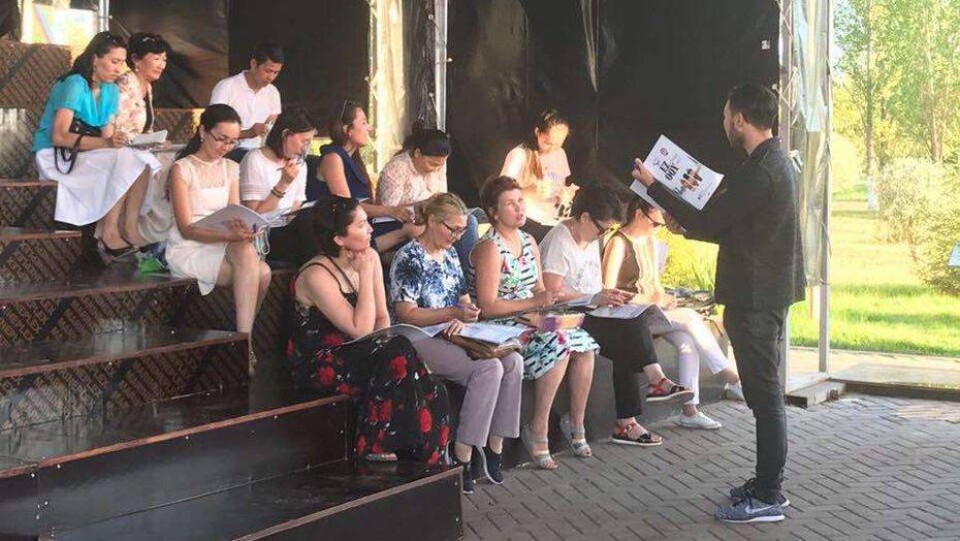 Бесплатные языковые курсы организовали в одном из парков Астаны