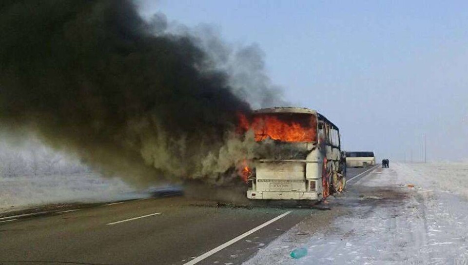 Владелец автобуса, где сгорели 52 человека, находится в бегах