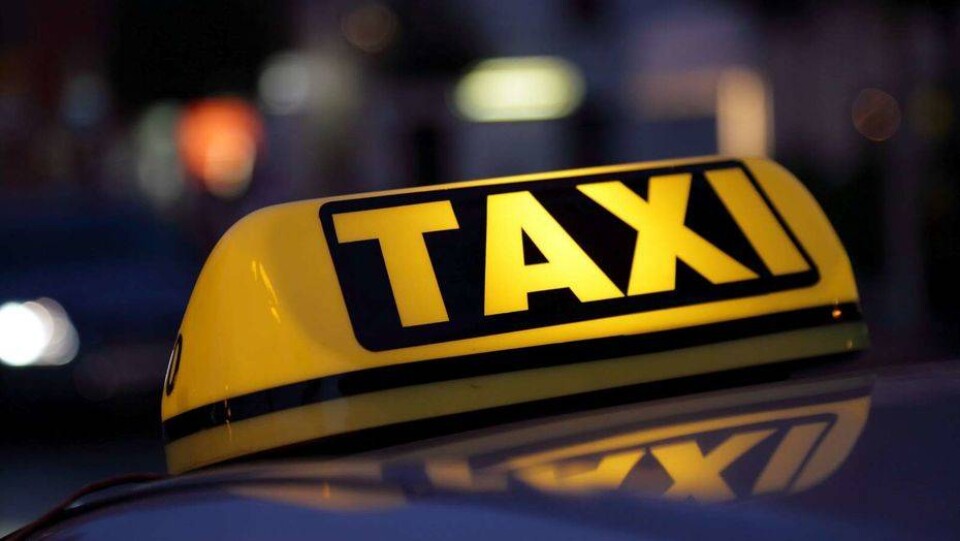 В Атырау таксисты стали развозить горожан по автобусным маршрутам за 100 тенге