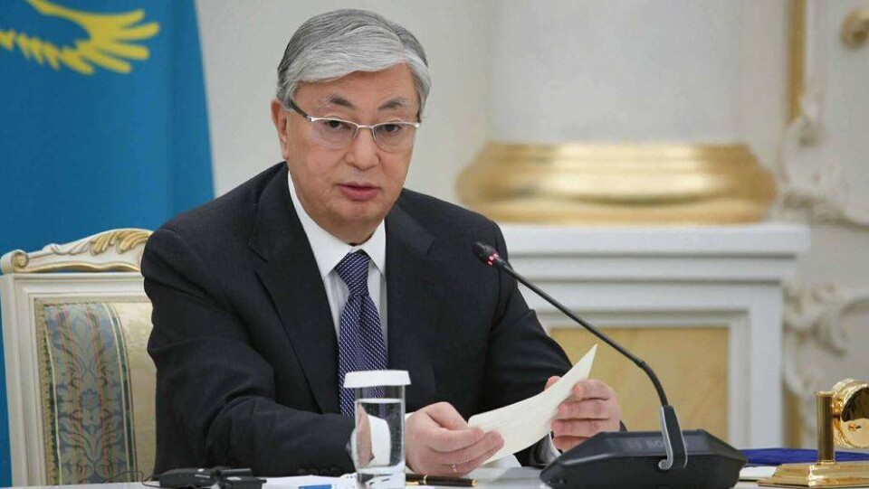 Токаев подписал поправки об ответственности чиновников за коррупцию подчинённых