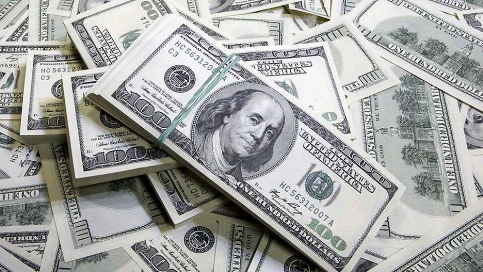 Доллар подешевел до 330 тенге на бирже