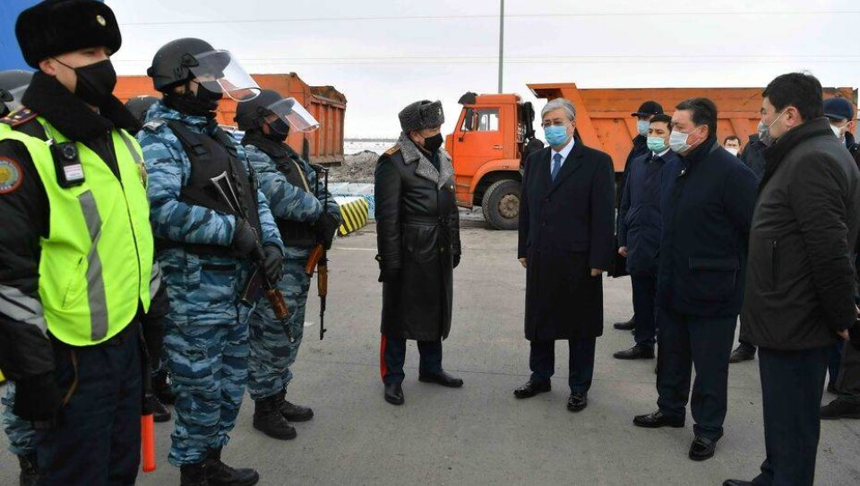 Токаев посетил блокпост на въезде в Нур-Султан: Надо быть готовым к самым худшим вариантам развития