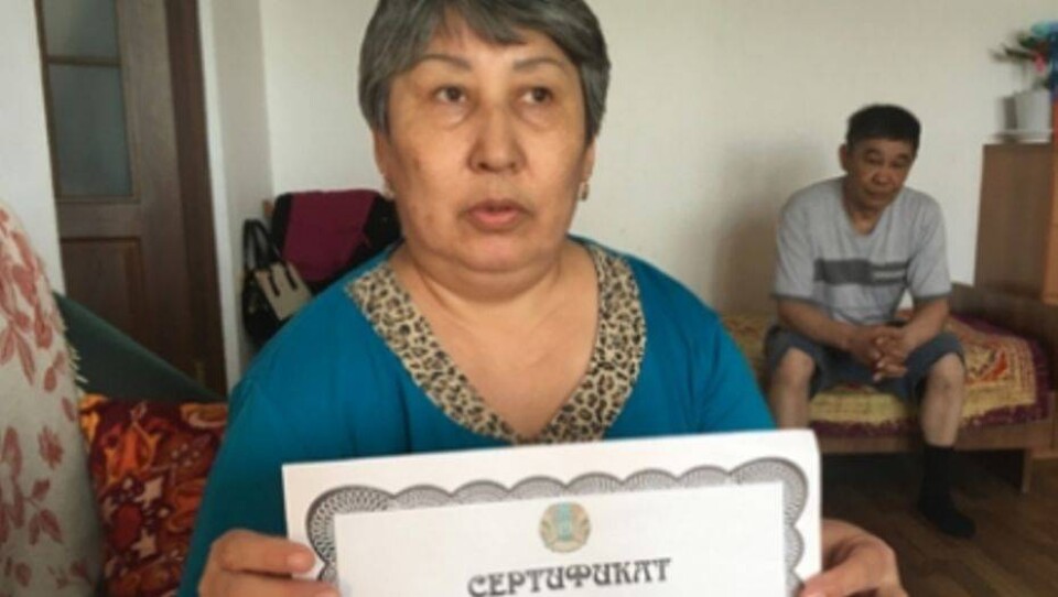 Семью оралманов выселяют из квартиры, которую вручал аким Актюбинской области