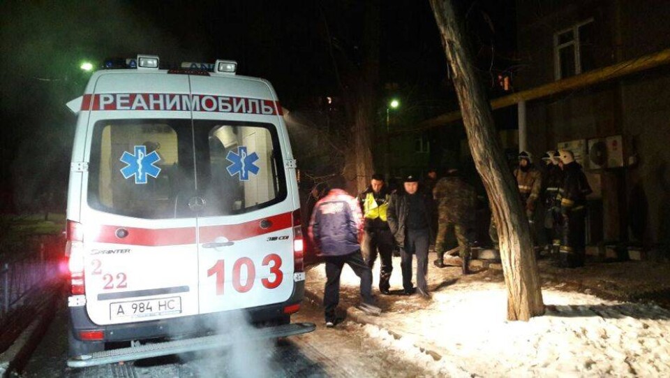 В горящем колодце в Алматы пожарные обнаружили мёртвую женщину