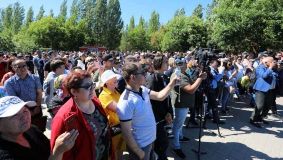 Депутаты партии Nur Otan провели отдельный митинг против провокаций