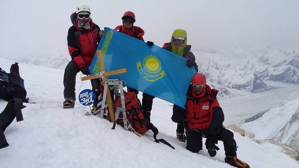 На пике Хан-Тенгри впервые прозвучал гимн Казахстана