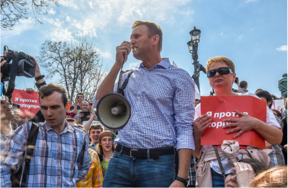 Навального и ещё 1000 протестующих задержали во время акции "Он нам не царь" в России