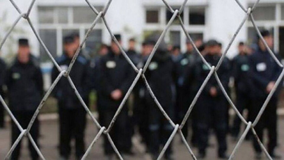 Омбудсмен по правам человека пожаловался в Генпрокуратуру на пытки заключённых