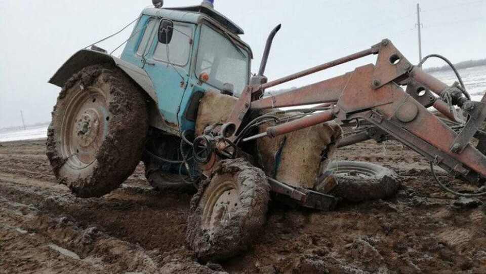 В ЗКО сельчане жалуются на изоляцию из-за непролазной грязи на дорогах