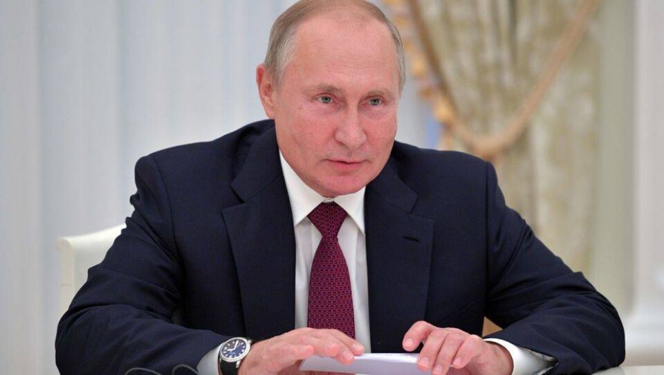 Путин в день рождения повысил себе зарплату