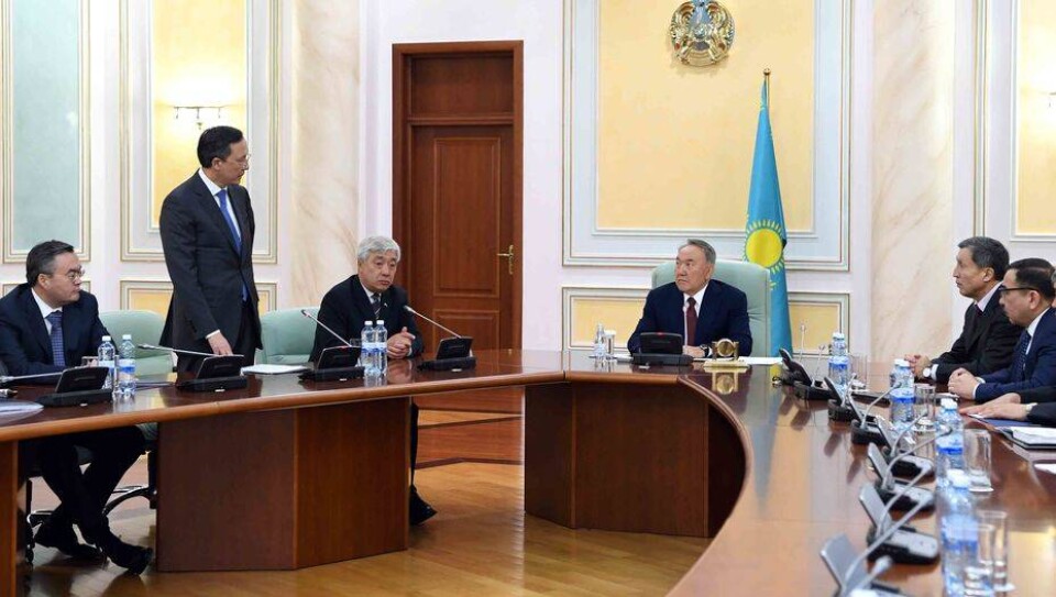 Дисциплина в МИД должна быть, как в армии - Назарбаев