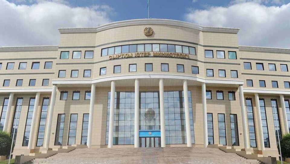 Задержанного за пьяную езду в Литве сотрудника посольства РК вернули на родину