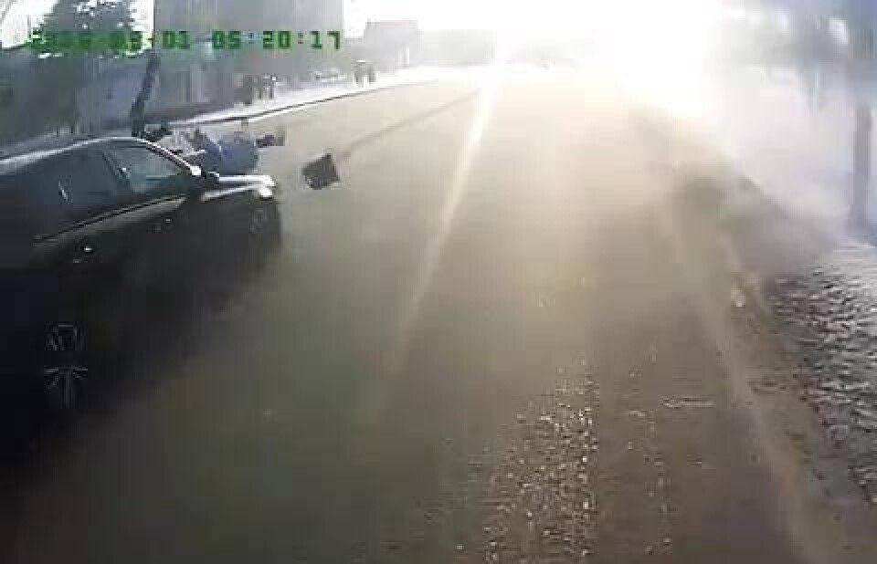 Девушку и ребёнка сбили на дороге в Павлодаре - шокирующее видео попало в сеть
