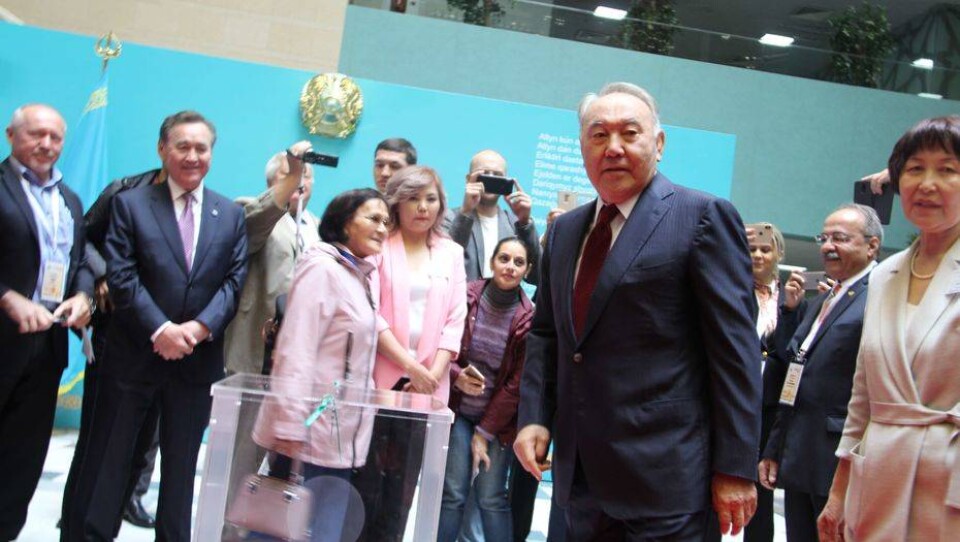 Нурсултан Назарбаев проголосовал на избирательном участке в Нур-Султане