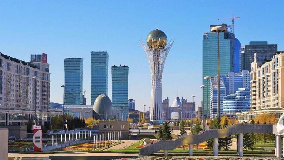 На "Байтереке" установили стёкла, способные выдержать морозы и ветер Астаны
