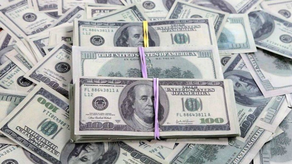 Доллар перед выходными подорожал ещё на 2,7 тенге