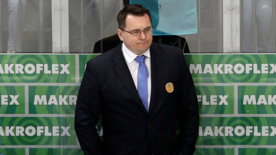 Андрей Назаров уволен с поста главного тренера хоккейного клуба "Барыс" 