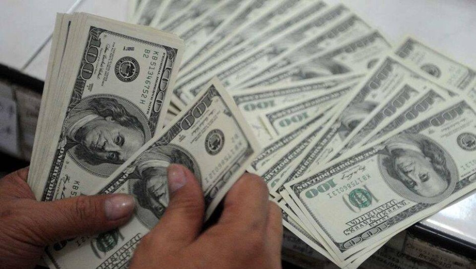 Двух полицейских задержали в Алматы за взятку в 30 тысяч долларов