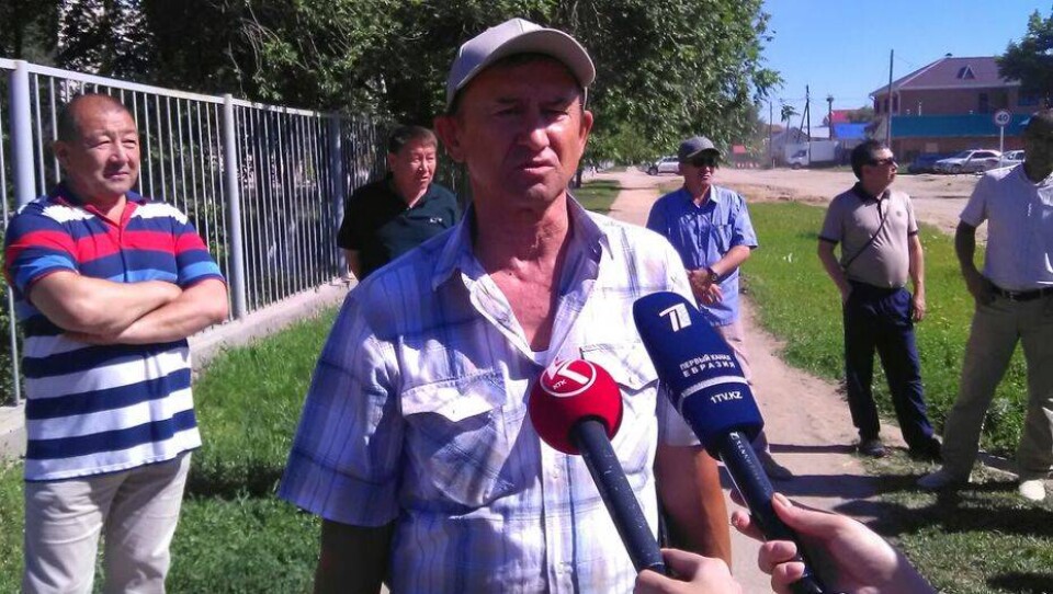 В Актобе негодуют нефтяники, чьи надбавки к зарплате сокращены более чем вдвое 