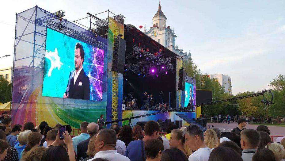 Известный оперный певец поздравил костанайцев с юбилеем города