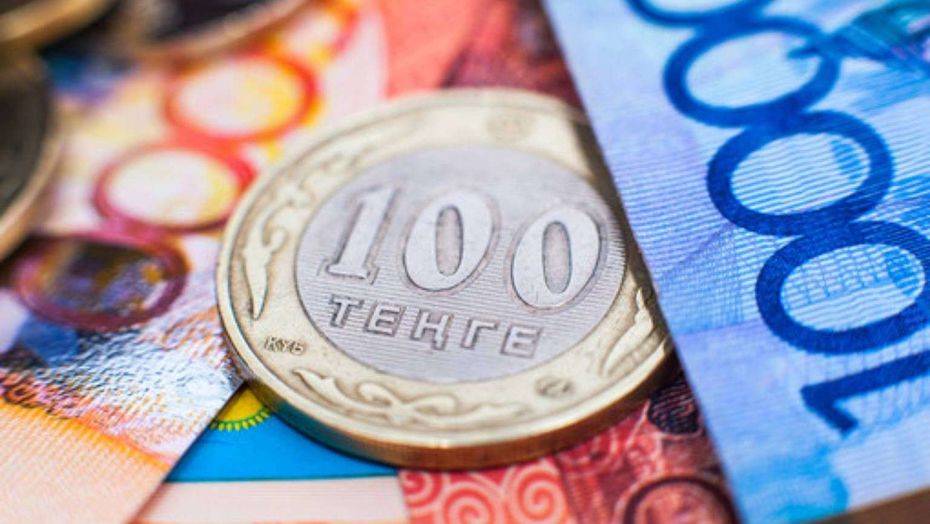 Доллар на бирже подорожал на 2 тенге