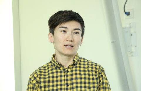 В защиту девушки с казахстанским флагом на гей-параде выступили феминистки
