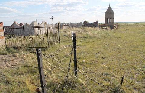 В Павлодаре задержан вор, похищавший оградки с кладбища