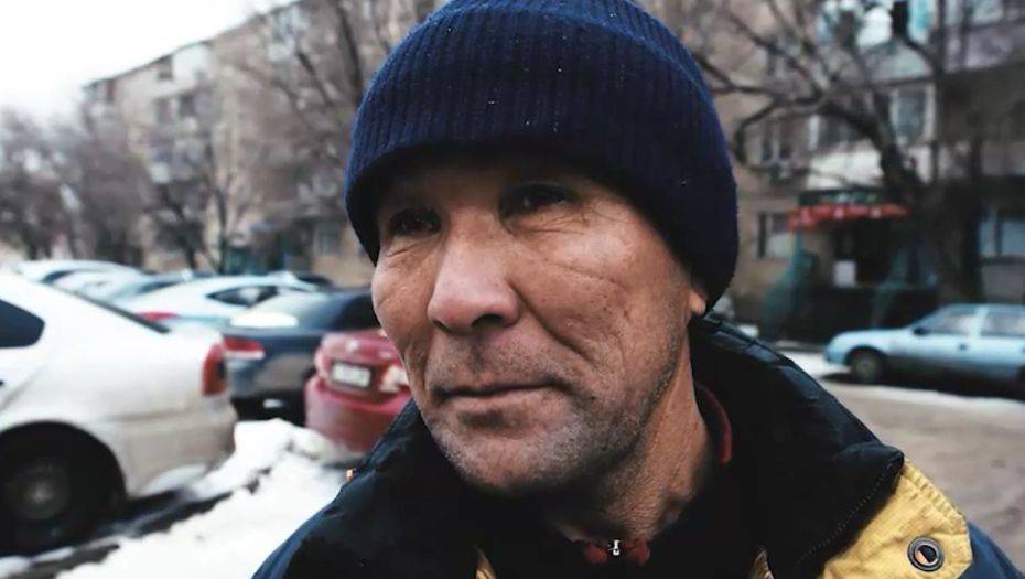 Эпичную соцрекламу о мусоре и сливе отходов в канализацию сняли в Атырау