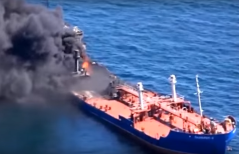Видео горящего на Каспии танкера появилось в сети