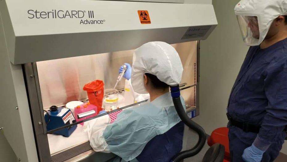 Лабораторная диагностика проб анализов на коронавирус / Фото со страницы Елжана Биртанова в Facebook