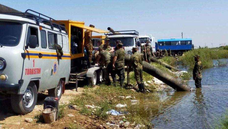 Более 1 млн кубометров воды откачали из затопленных сёл Туркестанской области за сутки