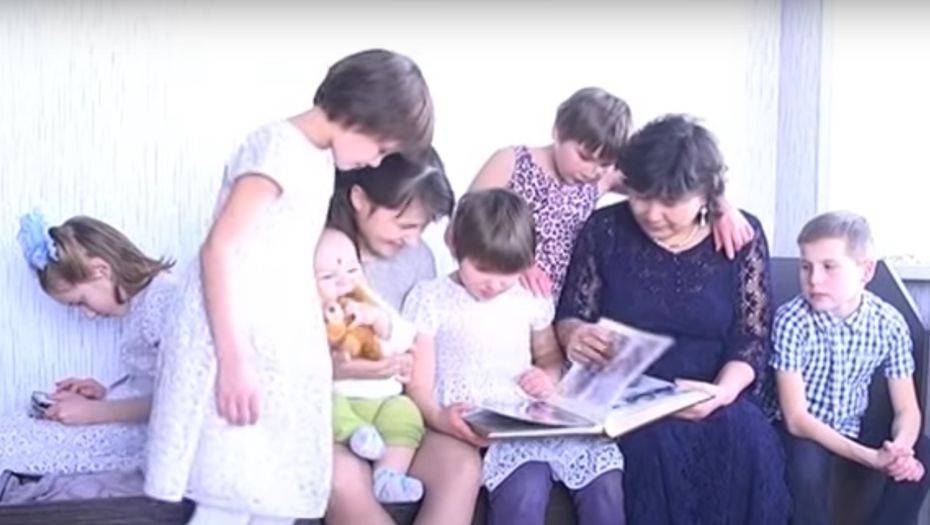 Десять детей на патронатное воспитание взяли супруги из Костанайской области 