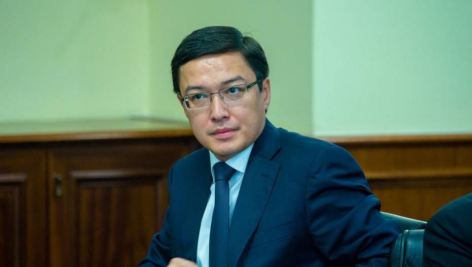 Акишев не стал называть тех, кто оказывает на него давление