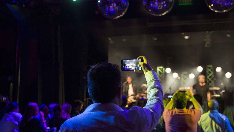 В Казахстане запускают проект "Звезда на карантине". Первый онлайн-концерт пройдёт 23 марта